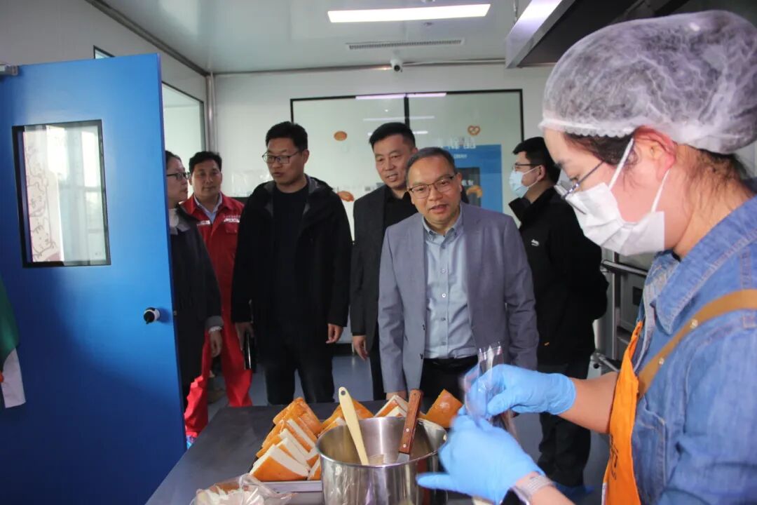 20260401江蘇海洋大學到潔晶集團參觀洽談合作3